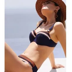 Nuria Ferrer Bikini 2 Pièces Avec Coques Isola